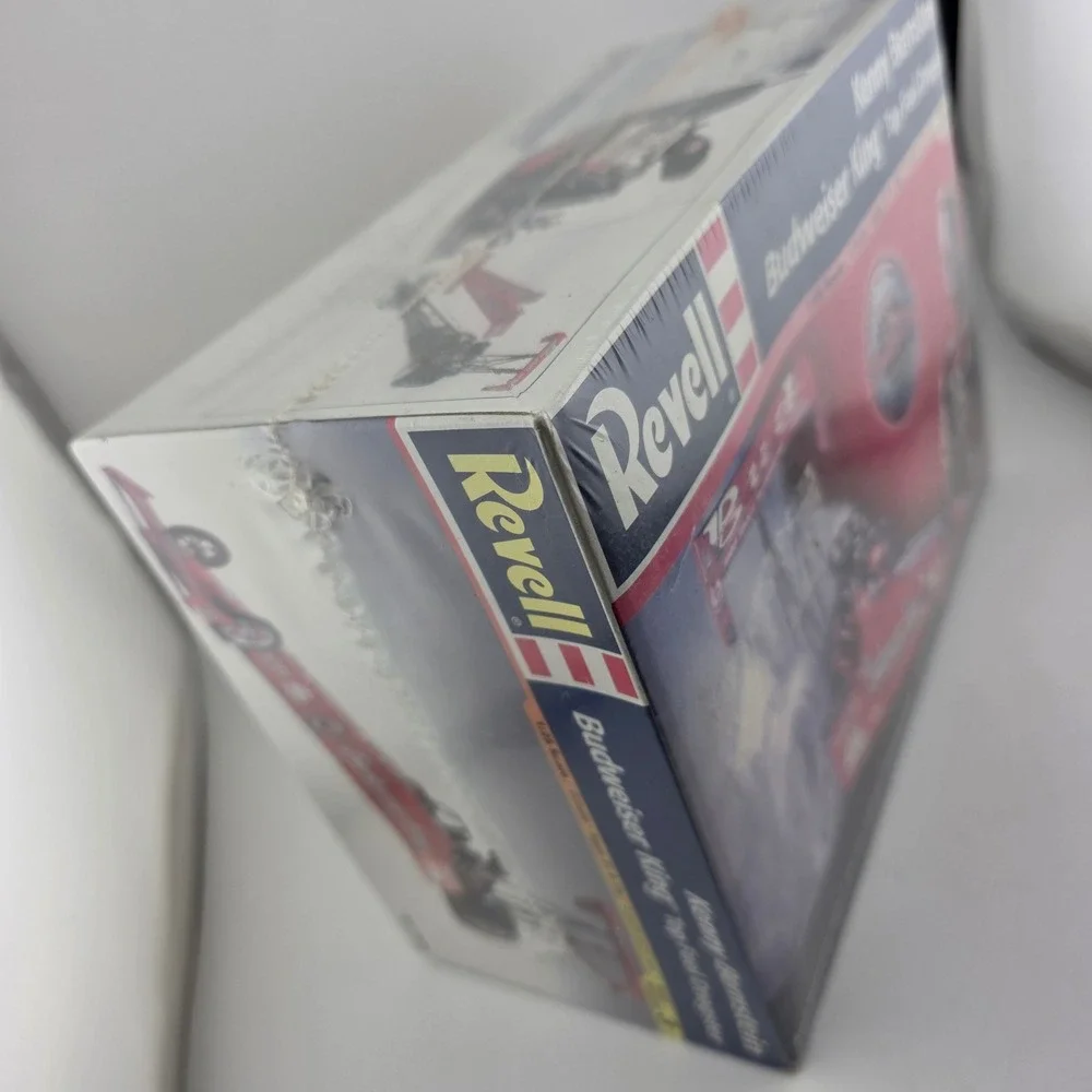 Revell Kenny Bernstein Budweiser King Top Fuel Dragster Kit 1:25 NEW Collectible